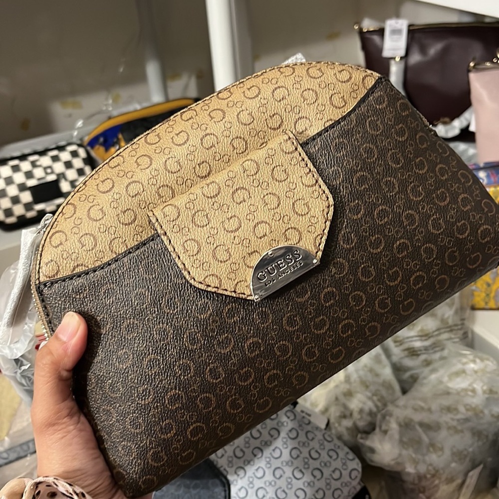 guess crossbody bags